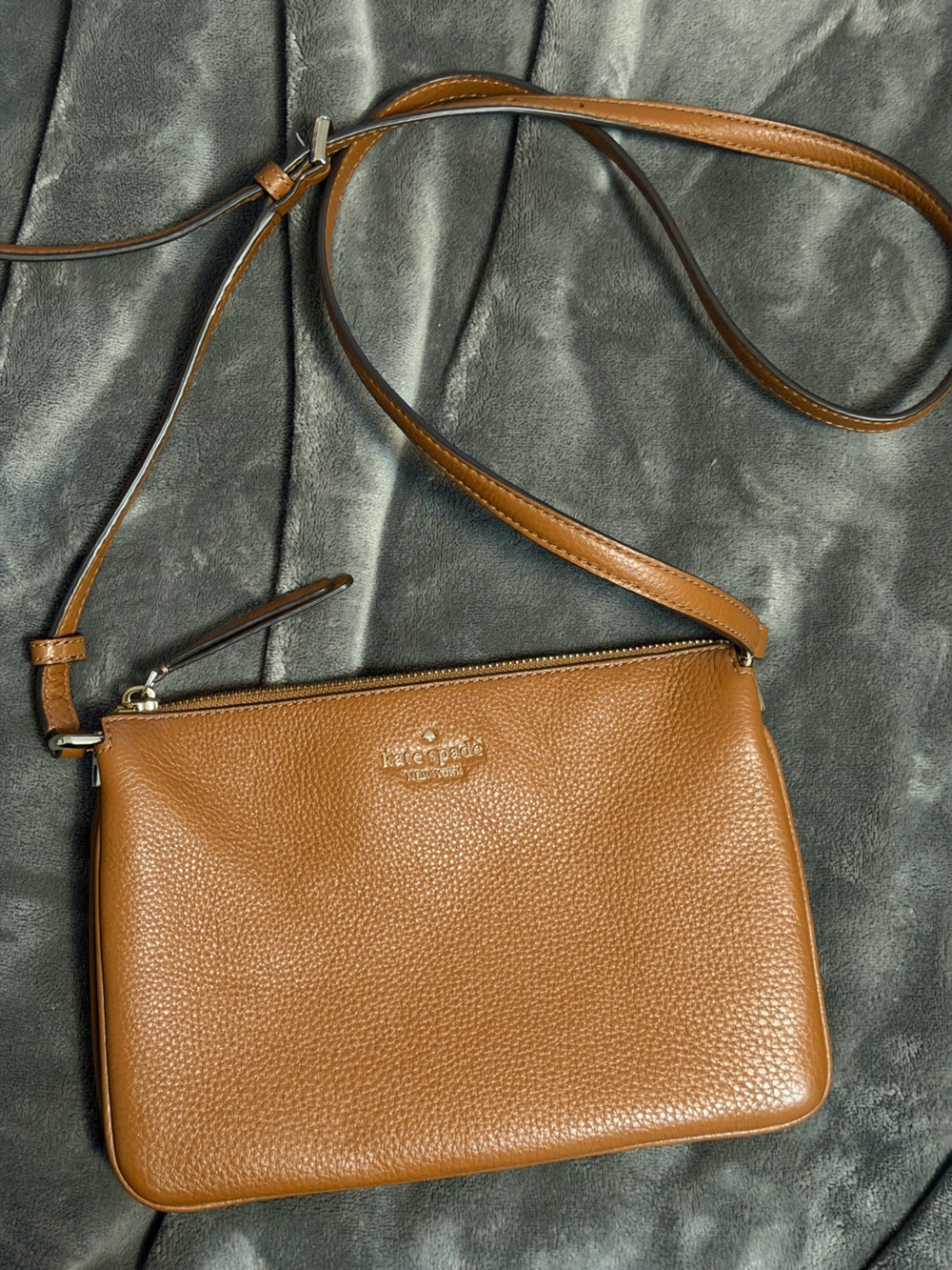Kate Spade Jackson Triple Gusset Crossbody in Pebbled Brown